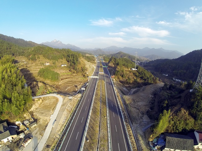 岳武高速安徽段路面工程